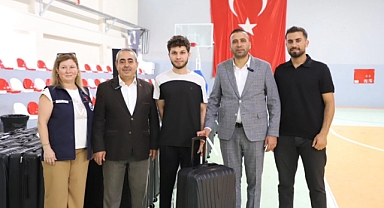 Altınözü'nde Üniversiteli Gençlere Valiz Desteği