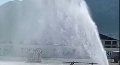 Antakya’da İnşaat Firması Ana Su Hattını Patlattı