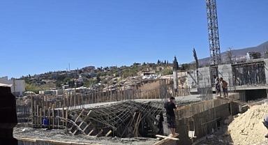 Beton Dökümü Esnasında Tabla Çöktü