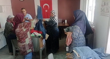 Cansuyu Derneği’nden Depremzede Ailelere Giysi Desteği