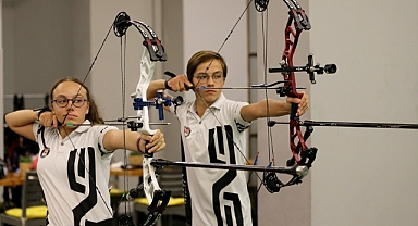 Çift yumurta ikizi okçular, milli forma için hedefi 12'den vurmak istiyor