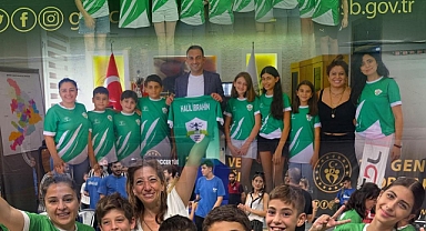 Defne’nin Gençleri Drone Soccer Turnuvasında Tarih Yazdı