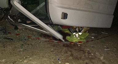 Devrilen Kamyonun Altında Kalan Sürücü Öldü