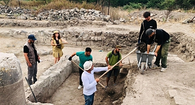 Epiphaneia Antik Kentinde Eylül Ayı Mozaiği Gün Yüzüne Çıkarıldı