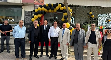 HATAYLI SİYASETÇİ SITKI EKER, HATAY’I ÇAYIROVA’YA TAŞIDI