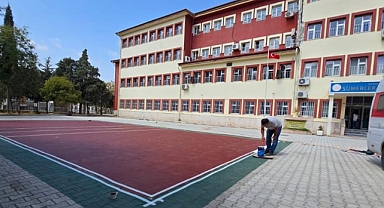 İZAKUT İzmir Gönüllüleri Defne'de İki Spor Sahası Yaptı