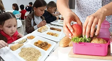 OKULLARDA ÜCRETSİZ YEMEK TEKLİFİ