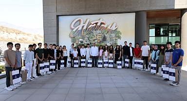 ÖNTÜRK, DERECEYE GİREN ÖĞRENCİLERİ ÖDÜLLENDİRDİ