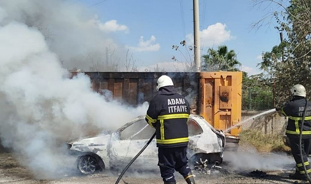 Park halindeki otomobil yandı