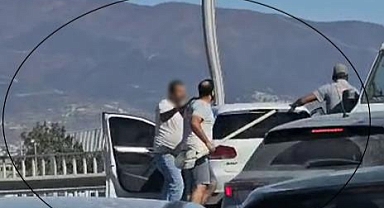 Sürücü Süpürgeyi Mızrak Gibi Kullandı