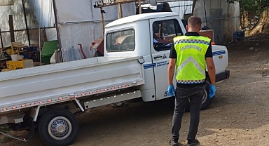 Traktörle kamyonetin arasında sıkışan kişi hayatını kaybetti