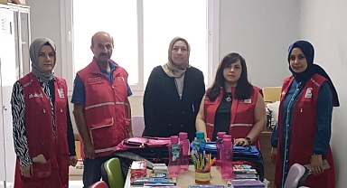 Türk Kızılayı Antakya Şubesi'nden Öğrencilere Kırtasiye Desteği