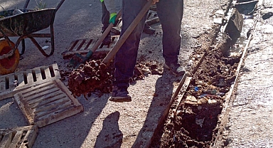 Yağmur Suyu Izgaralarında Temizlik Çalışması