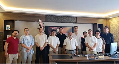 YKS’de Dereceye Giren Öğrencilerden Anlamlı Ziyaret