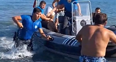 Yüzerken Beyin Kanaması Geçiren Vatandaşı Deniz Polisi Kurtardı