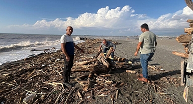 Akdeniz, Kütüklerle Kaplandı