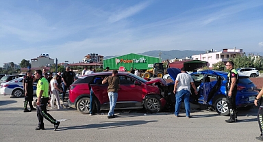 Cip İle Otomobilin Çarpıştığı Kazada 5 Kişi Yaralandı