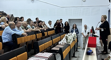 Doktorlar mezun oldukları üniversitede 25 yıl sonra yeniden buluştu