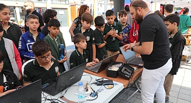 Geleceğe Teşvik Etmek Amacıyla Bilim Şenliği