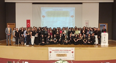 Geleceğin Güçlü Kadınları konulu panel düzenlendi