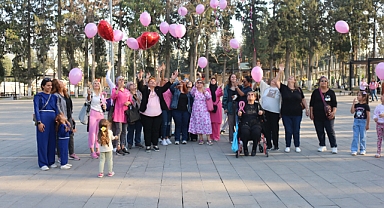 Gökyüzüne Pembe Balonlar Bırakıldı