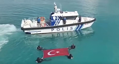 Hatay’da Kurbağa Adamlardan Anlamlı Cumhuriyet Bayramı Kutlaması