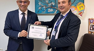 HATAYLI PROFESÖRDEN TIBBİ BAŞARI