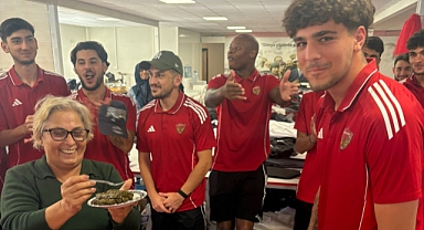 Hatayspor Oyuncuları İskenderun’da Hatice Abla ile Buluştu