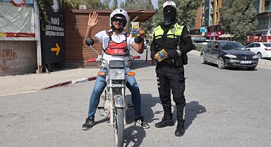 Hayatta Kalmak İçin Kaskı Takıyorum