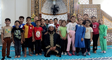 İmam Çocuklar İçin Oyun Alanı Yaptı