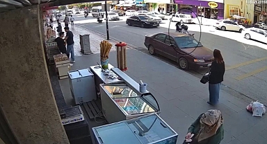 Kadına Motosiklet Çarptı