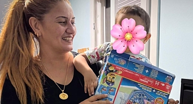 Kitaplarının Gelirini Çocuklara Bağışlayacak