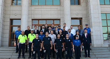 Personelle Bir Araya Geldi, Başarılar Diledi