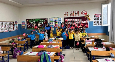 Polisler, Öğrencilerinin Cumhuriyet Bayramı'nı Kutladı