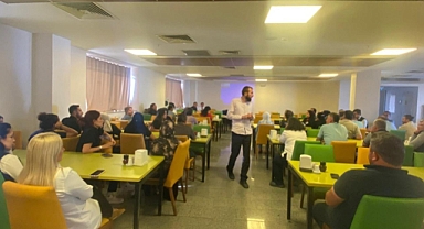 Sağlık çalışanlarına bağımlılıkla mücadele eğitimi verildi