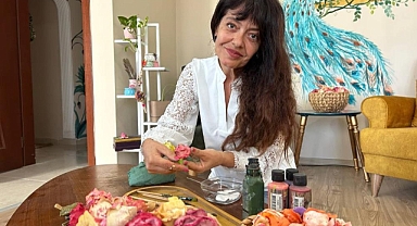 Soğuk Porselen Sanatıyla Resmi Birleştiriyor