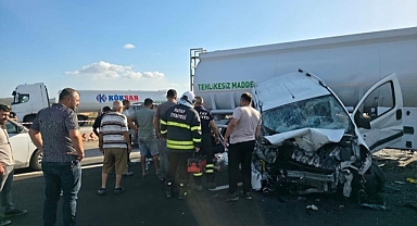 Tankerle, Hafif Ticari Araç Çarpıştı