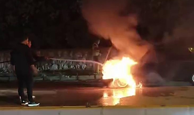 Yanan Otomobile Mikser Sürücüsünden Müdahale