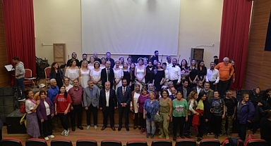 Yayladağı’nda Zeytin Hasadı ve Müzik Şöleni Bir Arada