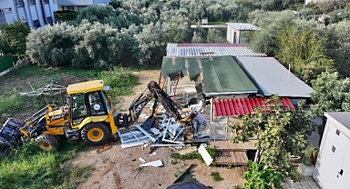 Arsuz’da Kaçak Yapılar Yıkıldı