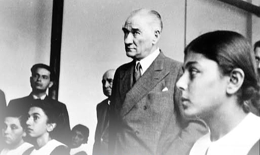 Aydınlık Yarınları İnşa Eden Öğretmenlerimizin Günü Kutlu Olsun