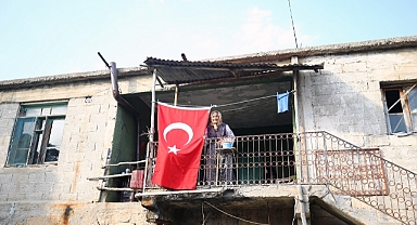 Cennet nine, Atatürk'ü çocukluğunda ezberlediği şiirle anıyor