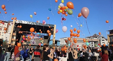 Ceylin'in Zaferi Gökyüzüne Bırakılan Balonlarla Kutlandı