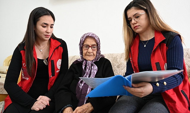 Cumhuriyet ile yaşıt Rana nine, Atatürk'ün verdiği soyadı 79 yıldır gururla taşıyor