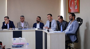 Defne’yi Birlikte Yönetiyor, Birlikte Üretiyoruz