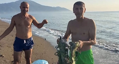 Deniz Sevdalıları Tehlikeli Ağı Temizledi