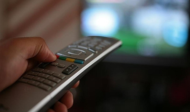 GÜNDE 5 SAAT TV BAŞINDA GEÇİYOR