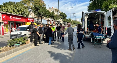 Hafif ticari araca çarpan motosikletin sürücüsü yaralandı