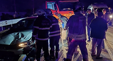 Hatay'da iki otomobilin çarpıştığı kazada 4 kişi yaralandı