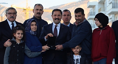 Hatay Valisi Masatlı, kentteki konut ve iş yeri çalışmalarını değerlendirdi